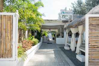 Luar Bangunan 4 Costas De Liwa Bar & Beach Resort