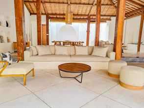 Lobby 4 Peaceful Retreat 3 Bedrooms Villa Near Nelayan Beach