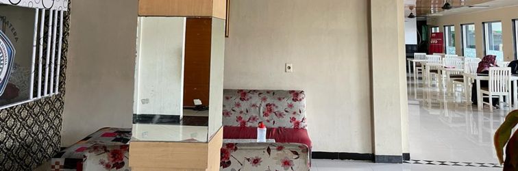 Lobi OYO 93285 Residence Hotel Syariah