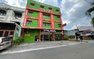 Exterior 2 OYO 93285 Residence Hotel Syariah