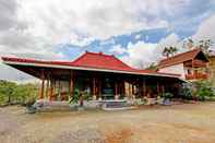 Exterior Capital O 93449 The Boekit Song Putri Resort