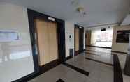 Lobi 7 OYO 93352 Apartement Gateway Cicadas By Db Rent