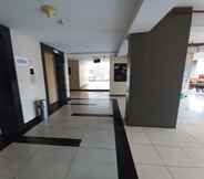 Lobby 5 OYO 93352 Apartement Gateway Cicadas By Db Rent