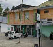 Exterior 3 OYO 93411 Syariah Hotel Tomborang