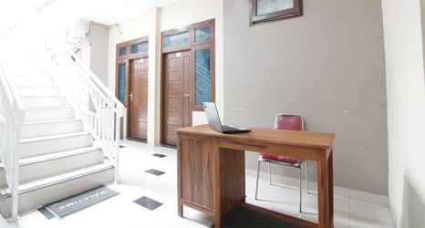 Lobi 2 Hotel O Pinus Jaya SyariahNearTaman Amaryllis Pekanbaru