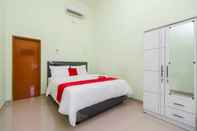 Kamar Tidur RedDoorz Syariah near RSUD Dr HM Rabain