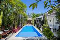 Kolam Renang Mesmerizing 3 Bedrooms Villa Near Lovina Beach