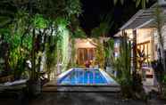 Kolam Renang 4 Mesmerizing 3 Bedrooms Villa Near Lovina Beach