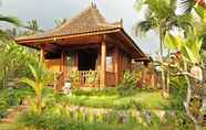 Bangunan 2 Eternal Villa with Pool Near Ceking Rice Terrace Tegallalang