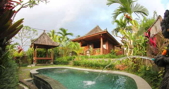 สระว่ายน้ำ Eternal Villa with Pool Near Ceking Rice Terrace Tegallalang