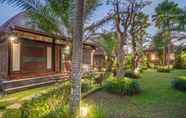 Ruang untuk Umum 7 Picturesque Private Joglo Villa Near Monkey Forest