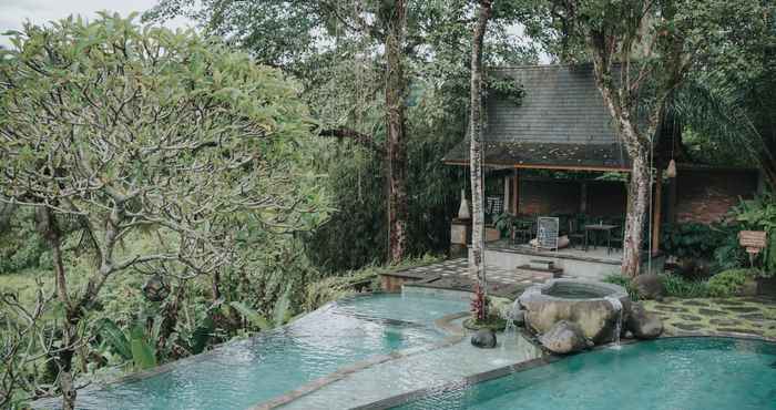 Kolam Renang Serene Hideaway Resort Near Monkey Forest