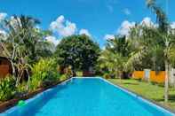 Kolam Renang Coconut Beach Villa Langkawi