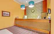 Lobi 5 Capital O 93240 Candra Dewi Hotel