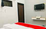 ห้องนอน 3 RedDoorz near Dr Oen Solo Baru Hospital