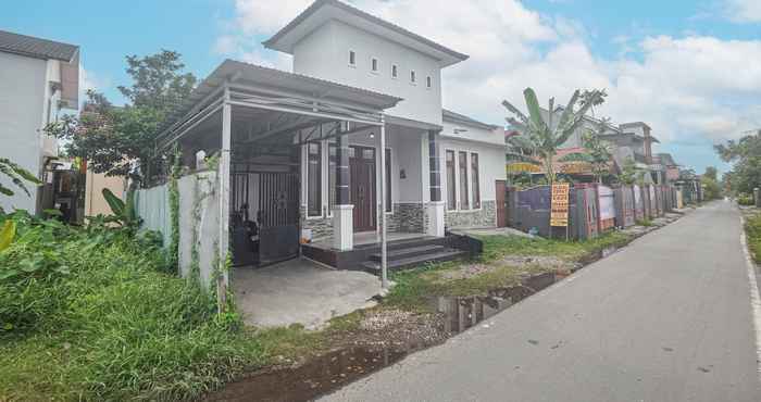 Bangunan OYO 93400 Pondok Tawing Rumbih