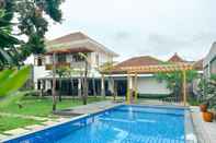 Swimming Pool Maharani Villa Tirtodipuran