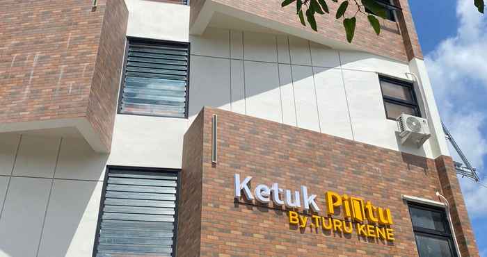 Exterior Ketuk Pintu by Turu Kene