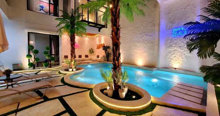 Swimming Pool Jun's Villa Tangerang 4BR Luxury Aesthetic & Homey