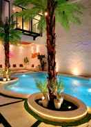 SWIMMING_POOL Jun's Villa Tangerang 4BR Luxury Aesthetic & Homey