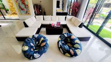 Lobi 4 Jun's Villa Tangerang 4BR Luxury Aesthetic & Homey