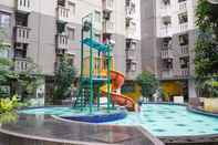Swimming Pool OYO 93545 Gateway Cicadas Apartment By Barbie Homestay