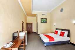 Capital O 93391 Golden Manggis Hotel Near SMKN 1 Lingsar, AU$5