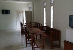 Lobby 6 Hotel O Sawang Sana Motel Syariah Near SMAN 1 Sangkapura