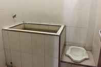 Toilet Kamar SPOT ON 93530 Sawang Sana Motel Syariah