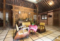 Lobby 6 OYO Homes 93598 Omah Baturan Syariah