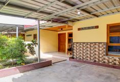 Sảnh chờ 7 Capital O 93601 Manda Homestay