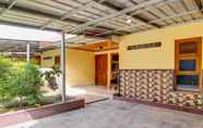 Lobi 7 Capital O 93601 Manda Homestay