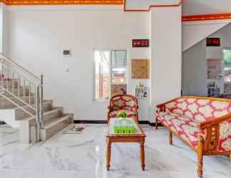 Lobi 2 OYO 93453 Muula Homestay Syariah