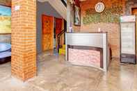 Lobby OYO 93607 Penak Malioboro Bunk Bed