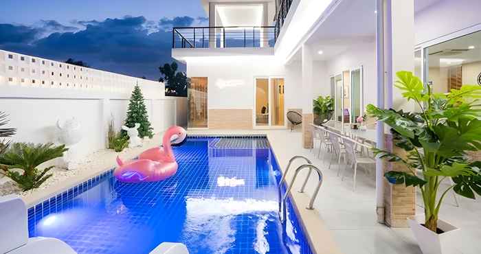 สระว่ายน้ำ Platinum Pool Villa