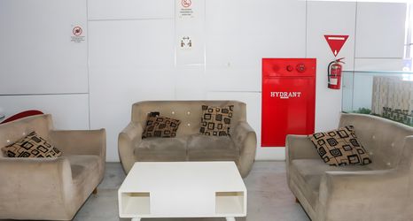 Sảnh chờ 2 Capital O 93594 Pelangi Urbano