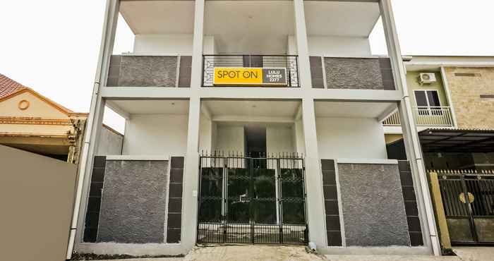 Exterior OYO 93304 Wisma La Oda Syariah