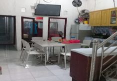 Lobby 7 SPOT ON 93460 Lewi Family Guest House Near GBKP Bangun Mulia Km. 11