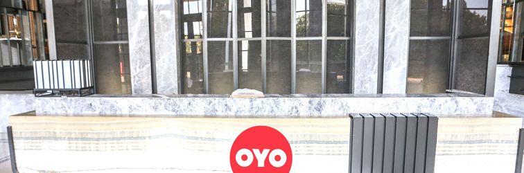 로비 OYO 93447 City Rooms Apartment