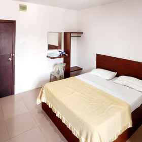 Bedroom 1 WSL Hotel Mitra RedDoorz, Great Dynamic Ind. PT. 호텔