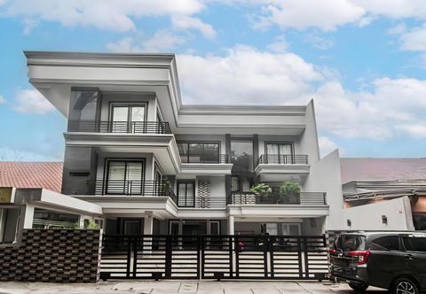 Exterior OYO 93721 RuPA Near LRT Velodrome 2 Rawamangun