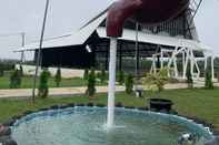 Swimming Pool Kampung Febri Resort