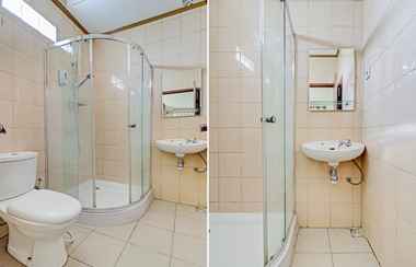 In-room Bathroom 2 Collection O 90461 Graha Atmadja Syariah Guest House