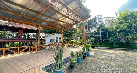 Exterior 2 Urbanview Hotel Kusuma Garden Cianjur