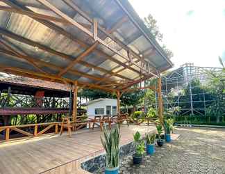 Bên ngoài 2 Urbanview Hotel Kusuma Garden Cianjur