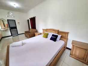 Phòng ngủ 4 Urbanview Hotel Kusuma Garden Cianjur