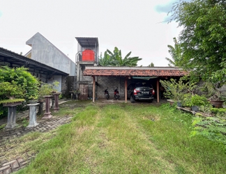 Bên ngoài 2 RedDoorz Syariah near RS Bhayangkara Nganjuk