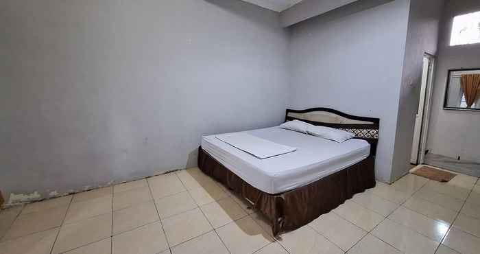 Bedroom RedDoorz @Kampung Istal Bogor