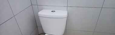 Toilet Kamar 3 OYO 93650 Pondok Baruga 777