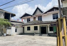 Exterior 3 OYO 93752 Aglo Homestay 